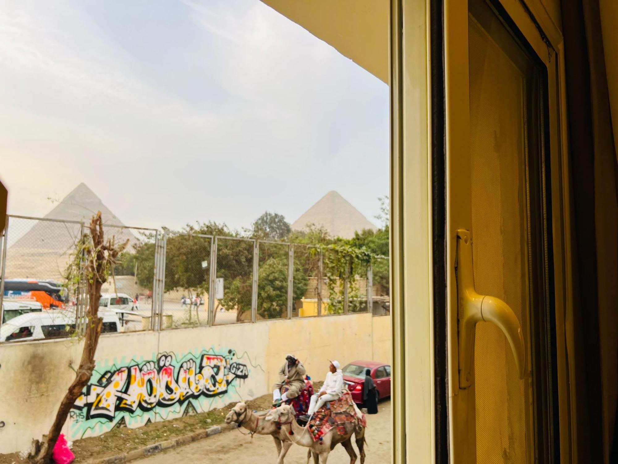 Great Scarab Pyramids View Kafret el-Gabal Exterior foto