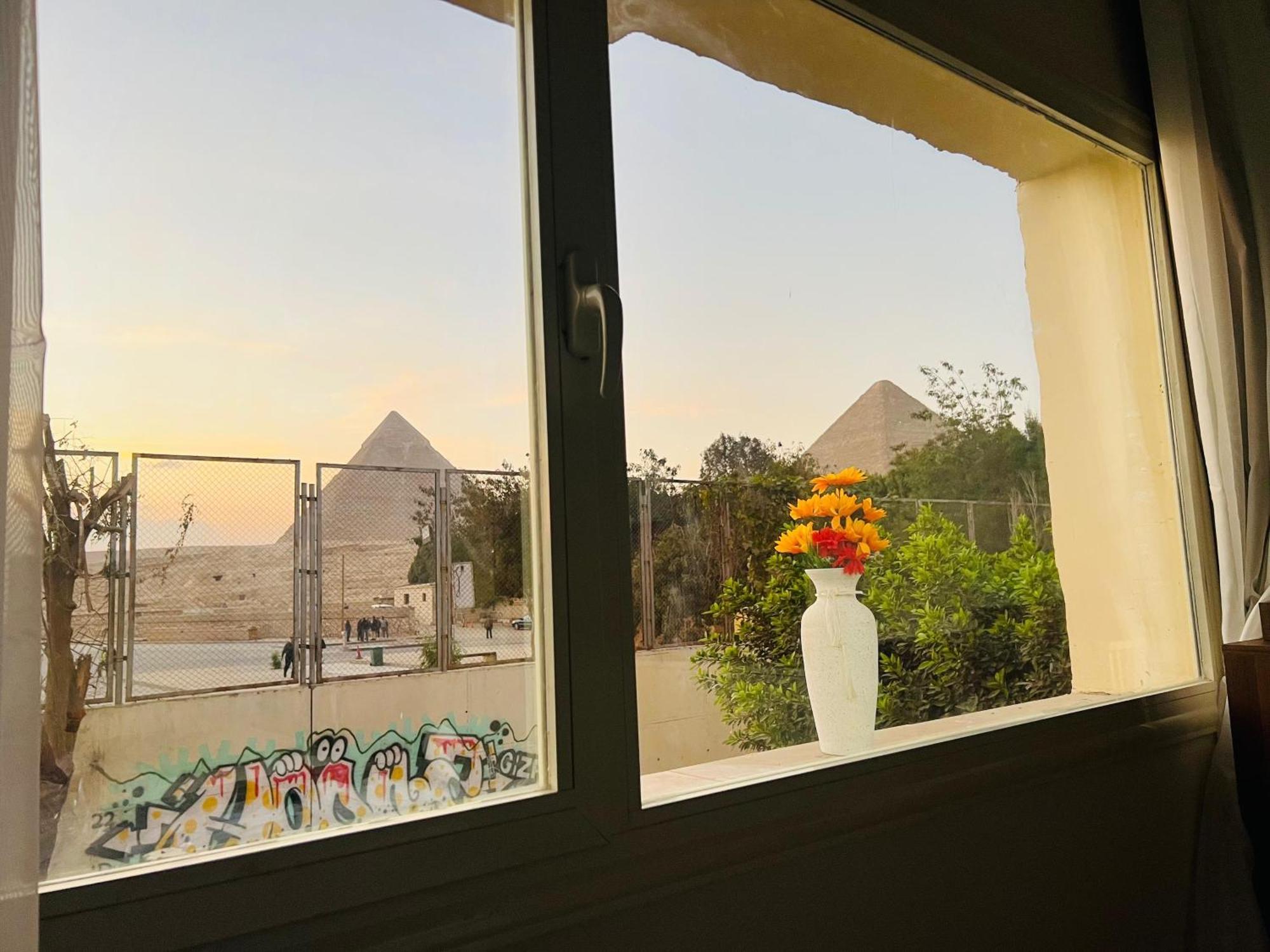 Great Scarab Pyramids View Kafret el-Gabal Exterior foto